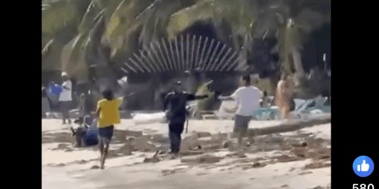 Esta es la clase de autoridad que tenemos en San Andrés; una que se deja intimidar, agredir, y que le huye a los violentos